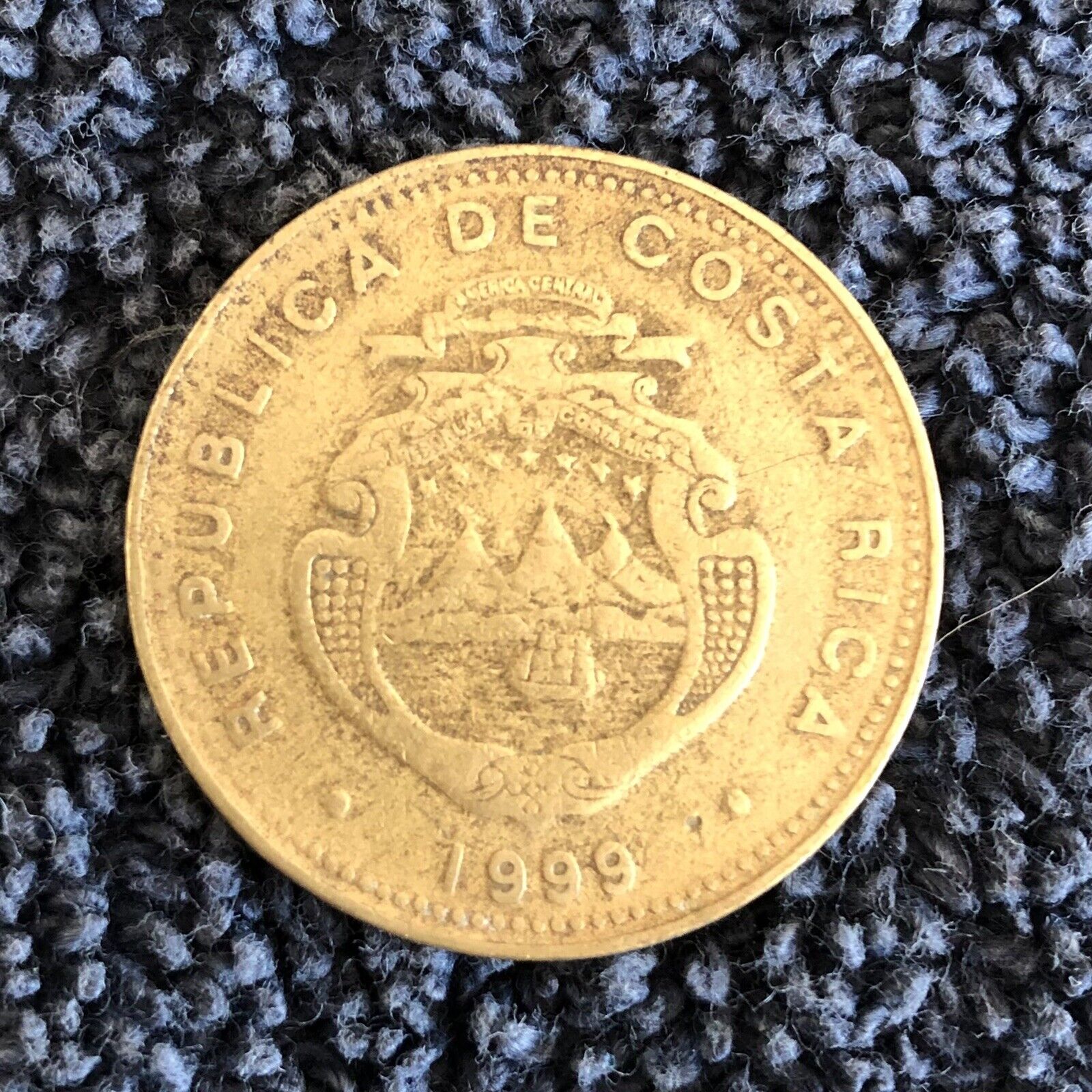 1999 Costa Rica 100 Colones Coin -  Km#240 - Looks Fantastic!