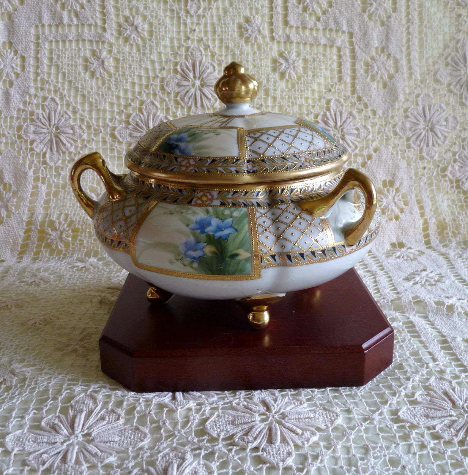 Nippon Morimura Tri-handle - 4 Footed Blue Flowers Covered Dish Oyster Jar