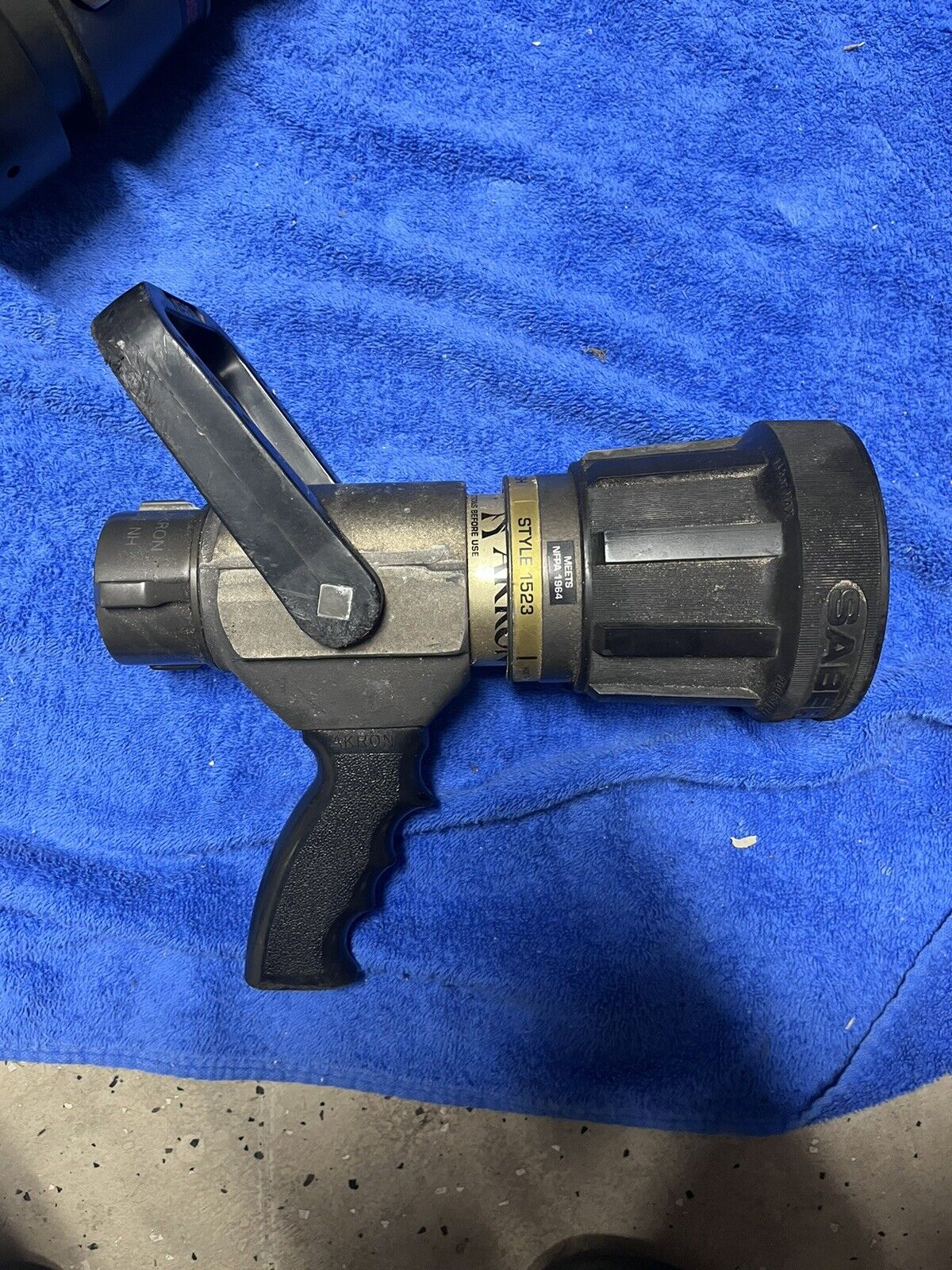 Akron 1523 Saberjet 1.5" Nozzle With Pistol Grip