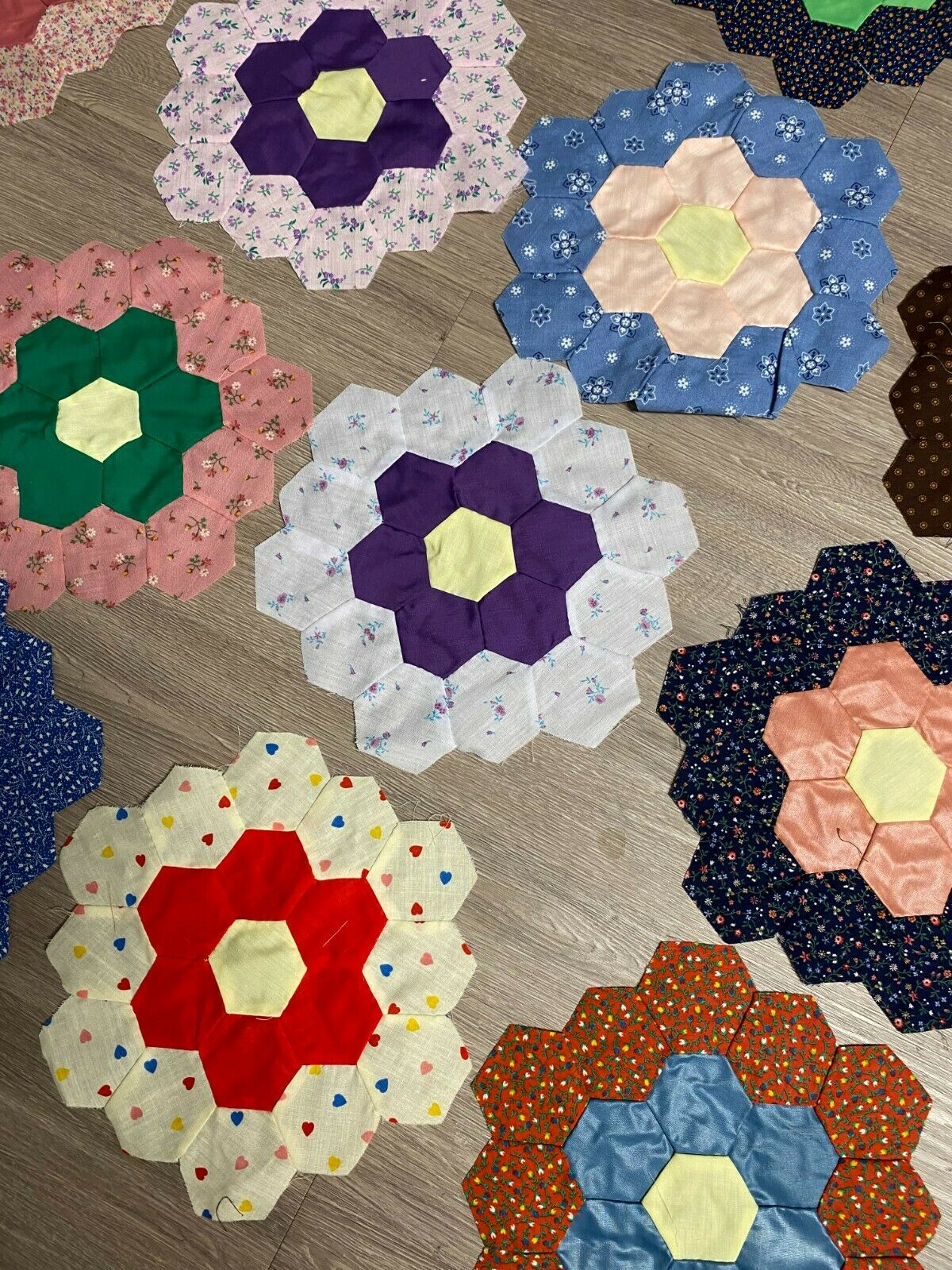Quilt Blocks Grandmother's Flower Garden Hand Stitched 29 Pieced 9"